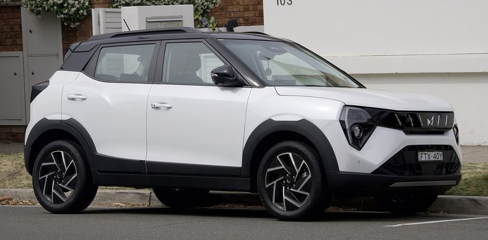Mahindra XUV3XO — под заказ из Индии