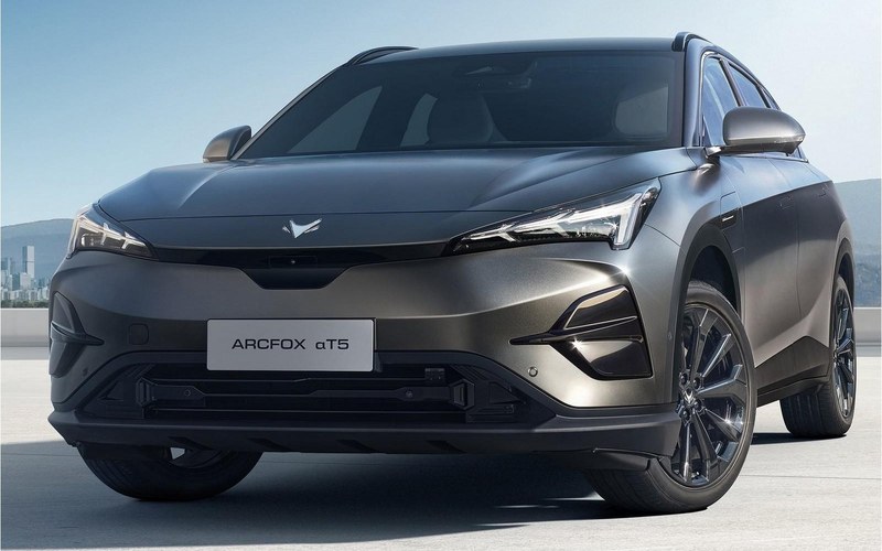 BAIC Arcfox Alpha T5 — электромобиль под заказ из Китая
